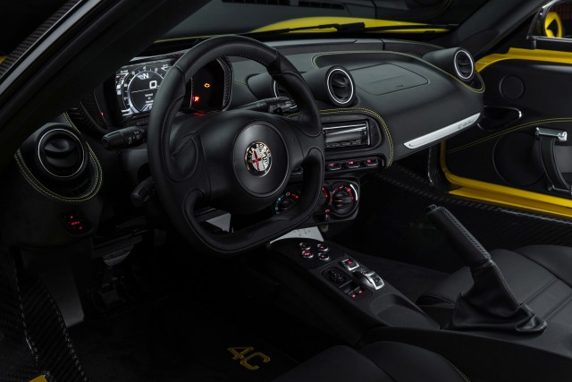 El Alfa Romeo 4C Spider llega a España, disponible desde los 75.000 euros 1