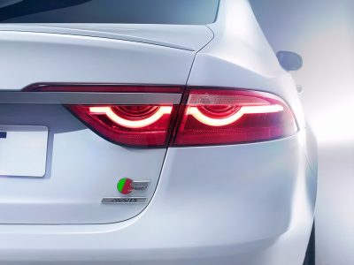 jaguar-xf-2015-201520610_11.jpg