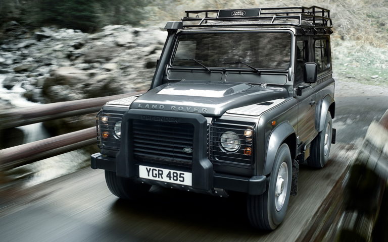 El nuevo Land Rover Defender tendrá versiones off-road y de alto rendimiento