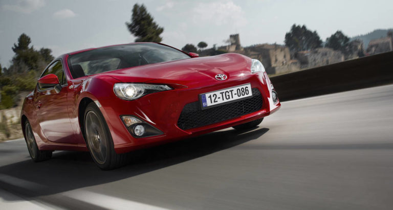 Toyota GT86 2016: Disponible desde 32.300 euros con cambios muy sutiles