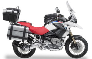 Viajar en moto: maletas y equipaje