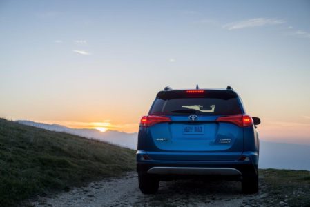 Toyota RAV4 Hybrid: Llega la variante híbrida y una renovación estética 1
