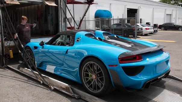 Así es el Porsche 918 Spyder al natural y en Riviera Blue 1
