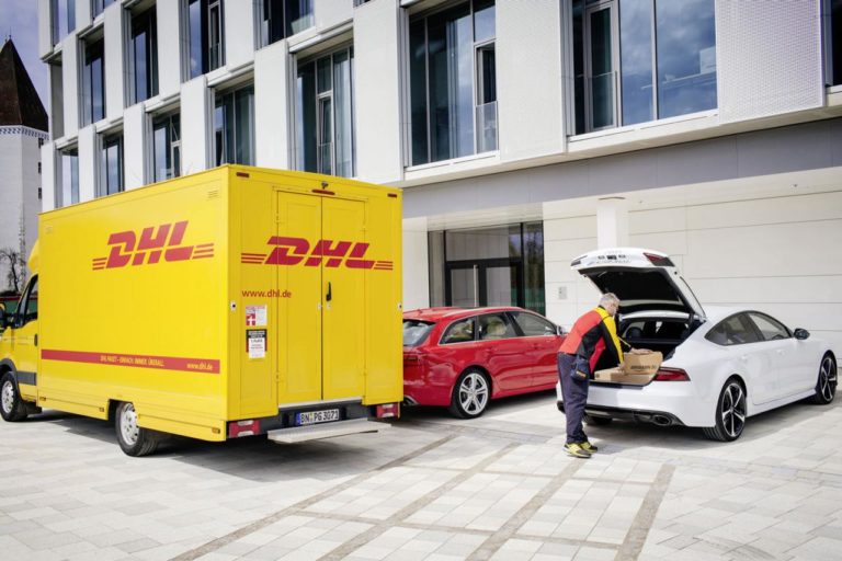 Gracias a Amazon y DHL podrás recibir paquetes en el maletero de tu coche