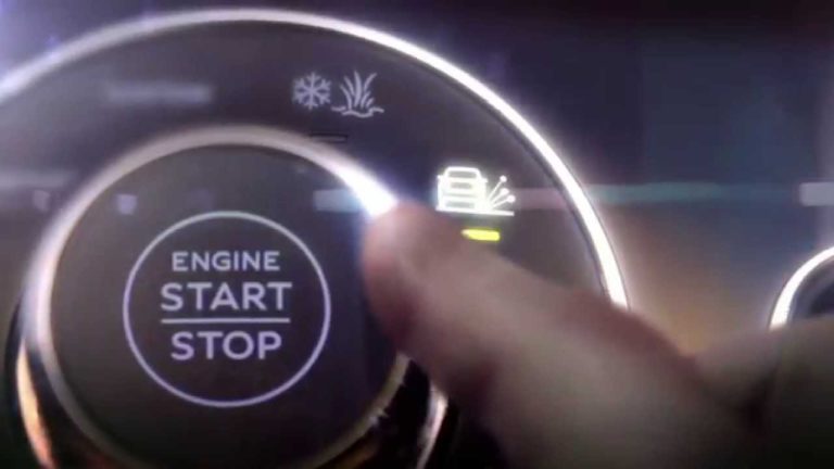 Bentley vuelve a adelantar el Bentayga en vídeo, esta vez también vemos el interior