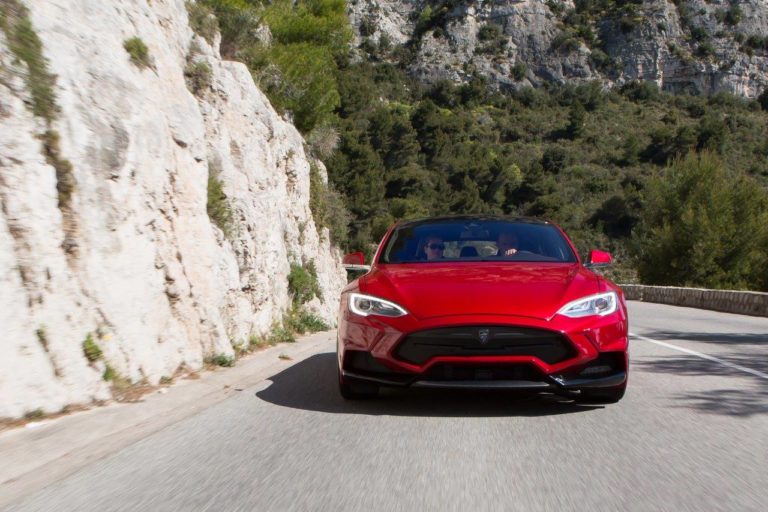 Tesla Model S P85D Elizabeta: 900 CV eléctricos gracias a LARTE Design