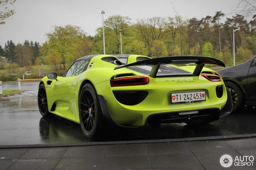 Así es el Porsche 918 Spyder en amarillo lima y con el Weissach Package 1