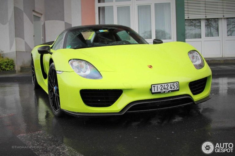 Así es el Porsche 918 Spyder en amarillo lima y con el Weissach Package