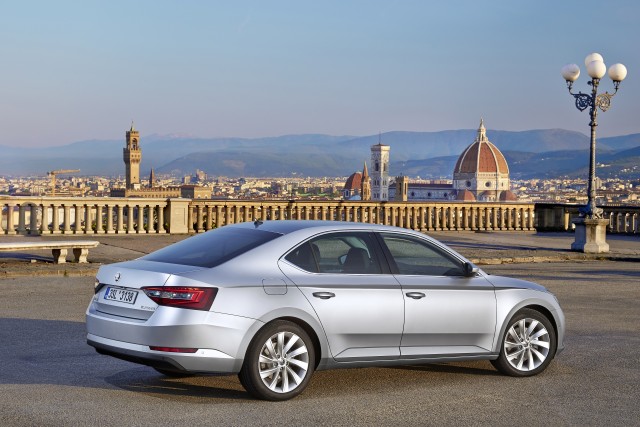 Skoda Superb 2015: Llega la tercera generación a partir de 26.270 euros 2