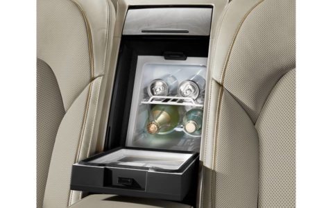 Audi A8L Chauffeur Special Edition: Sólo 5 unidades para Japón 2