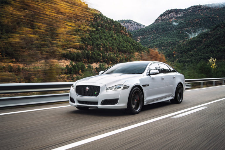 Jaguar XJ 2016: La berlina top de Jaguar se pone al día