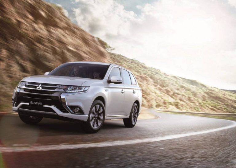 Mitsubishi Outlander PHEV 2016: El híbrido enchufable, ahora con más equipamiento y autonomía