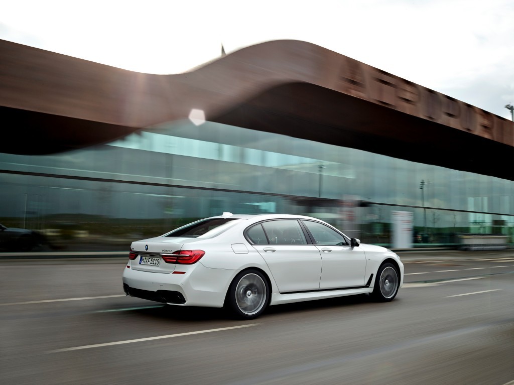 BMW Serie 7 Pack M, la esperada antesala del M7 ya está aquí 2