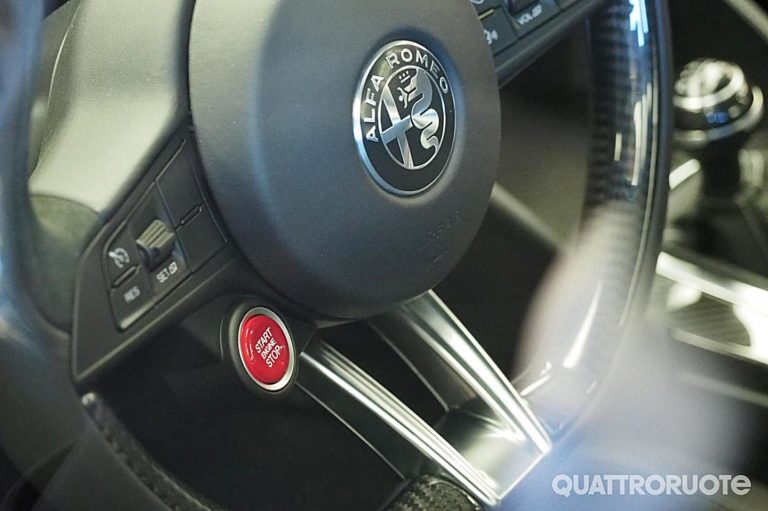 El interior del Alfa Giulia al descubierto: No son las fotos oficiales, pero tampoco un render