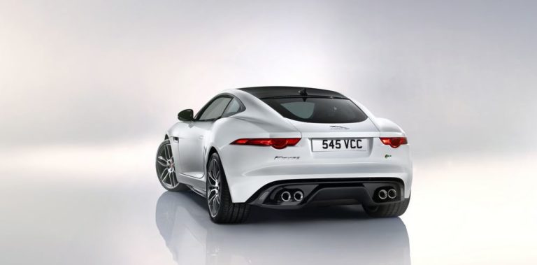 Más cerca del Jaguar F-Type SVR, con tracción total y más de 600 caballos