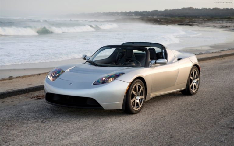 Tesla lanzará el nuevo Roadster en cuatro años: ¿Qué esperamos de él?