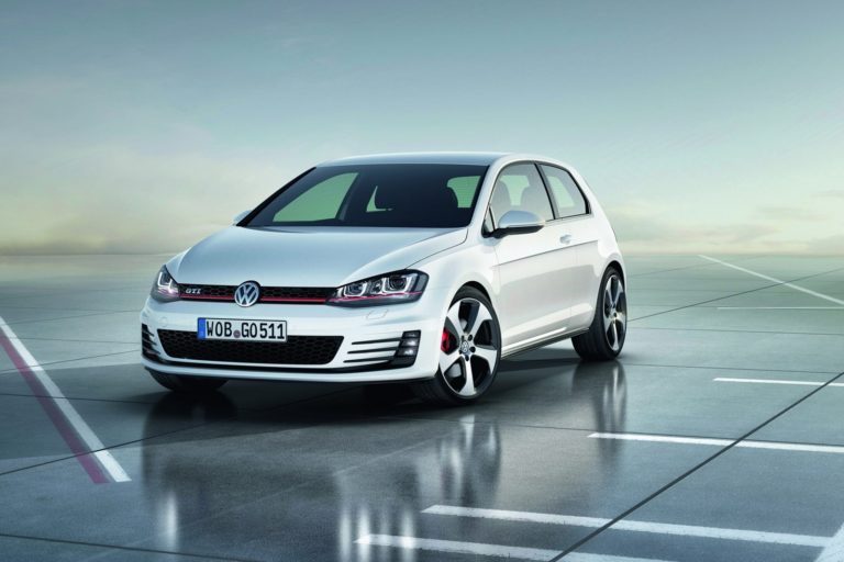 El próximo VW Golf GTI contará con tracción total, volará hasta los 330 caballos
