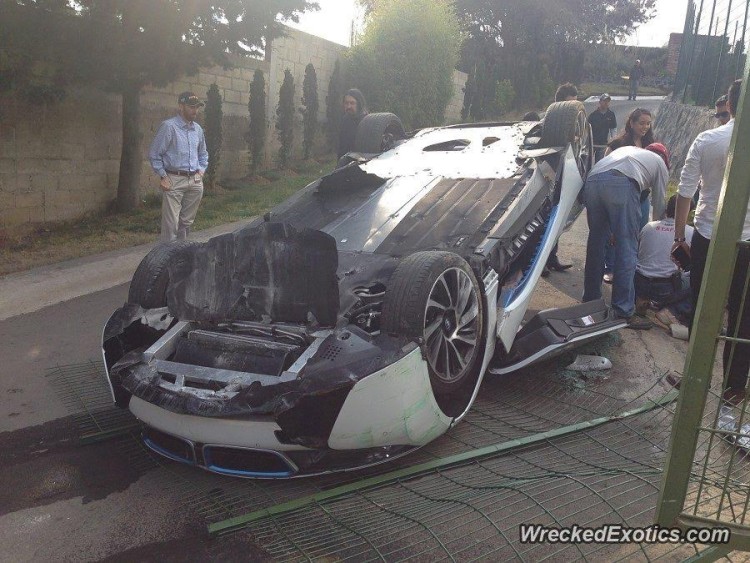 Así quedó un BMW i8 de prensa en México: Dolor, mucho dolor... 2