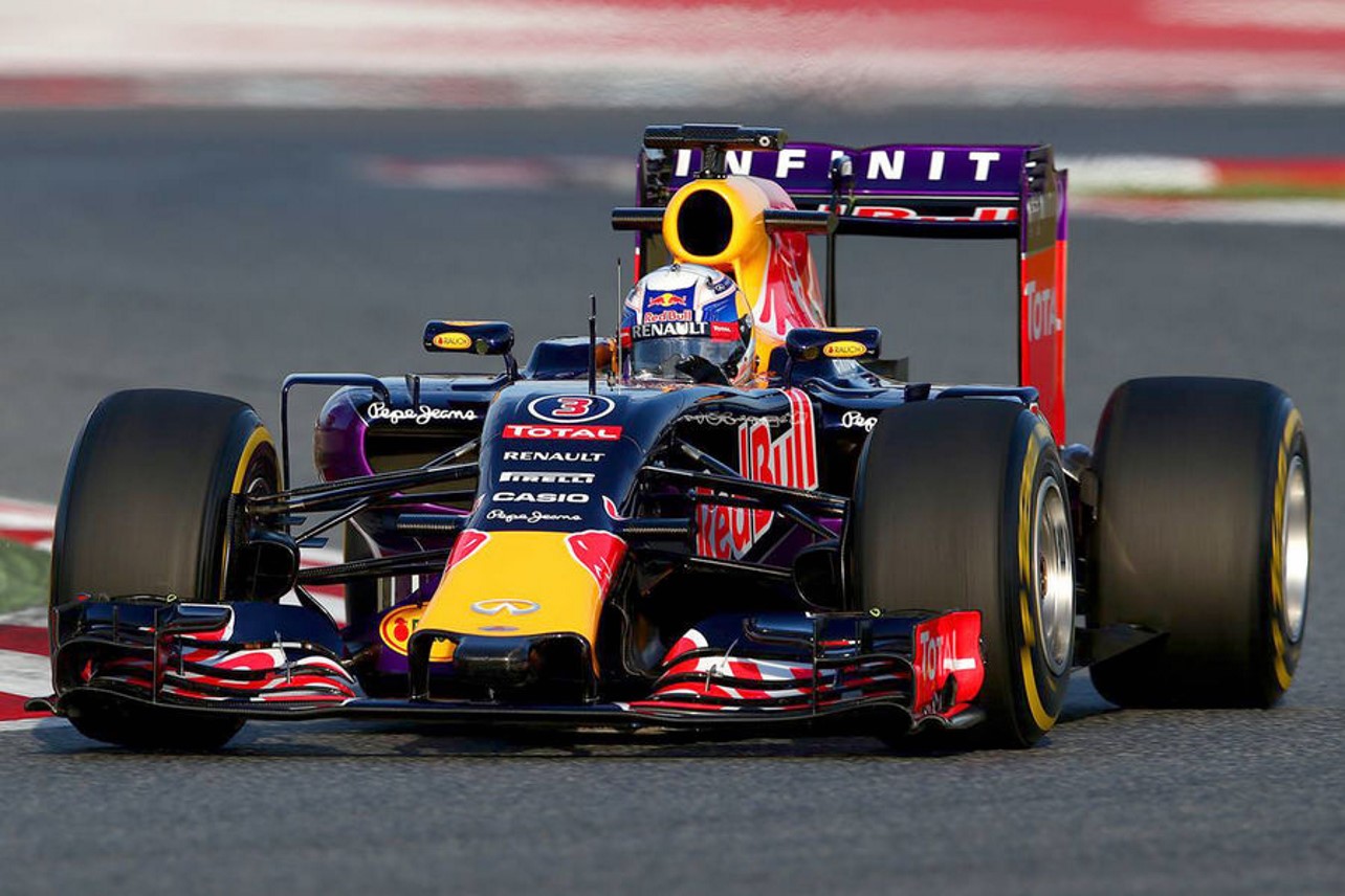 El primer Red Bull Aston Martin llegará en en 2018, primeros datos e información del superexótico 1
