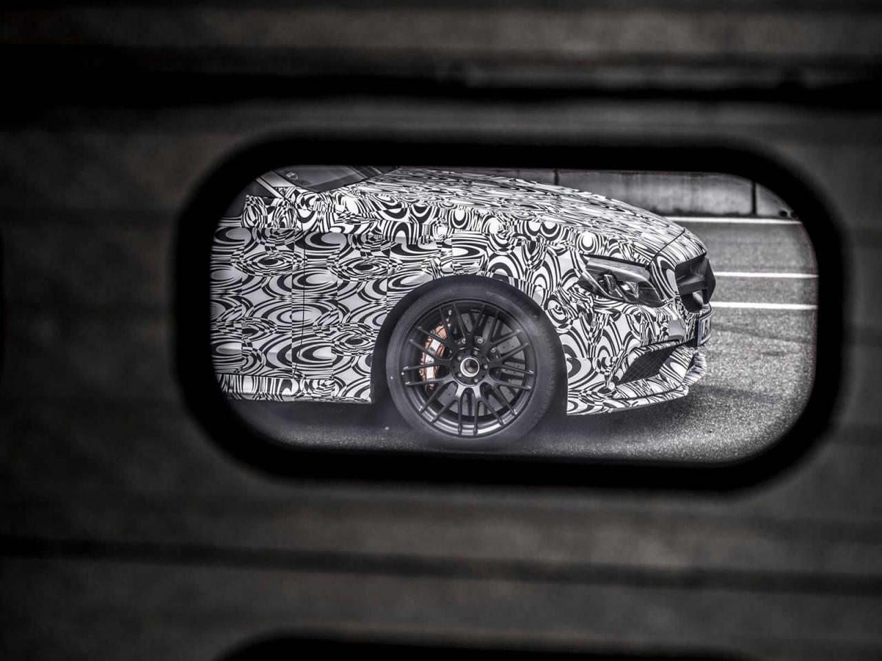 Primeras imágenes oficiales del Mercedes C 63 AMG Coupé 2