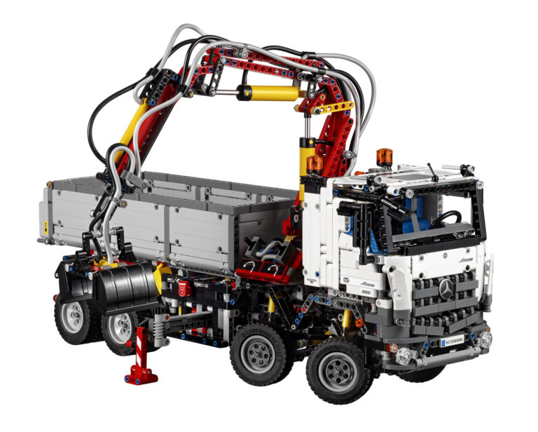 Mercedes-Benz Arocs 3245: Un kit de LEGO con 2.793 piezas que te dejará sin palabras