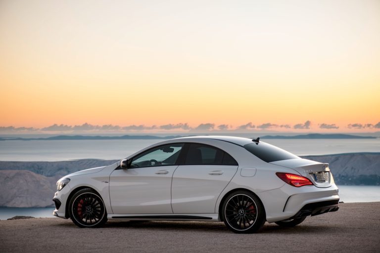 Los CLA 45 AMG y GLA 45 AMG también reciben el chute de potencia a 381 CV