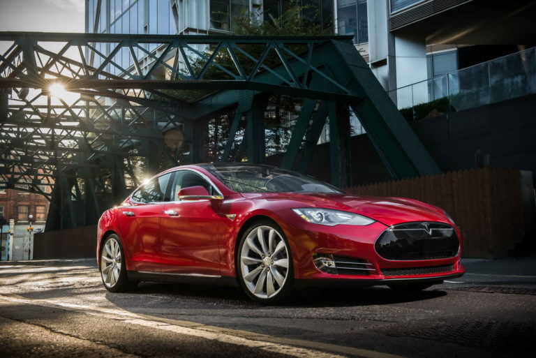 El renovado Tesla Model S P90D puede realizar el 0-100 km/h en 3 segundos con el «modo ridículo»