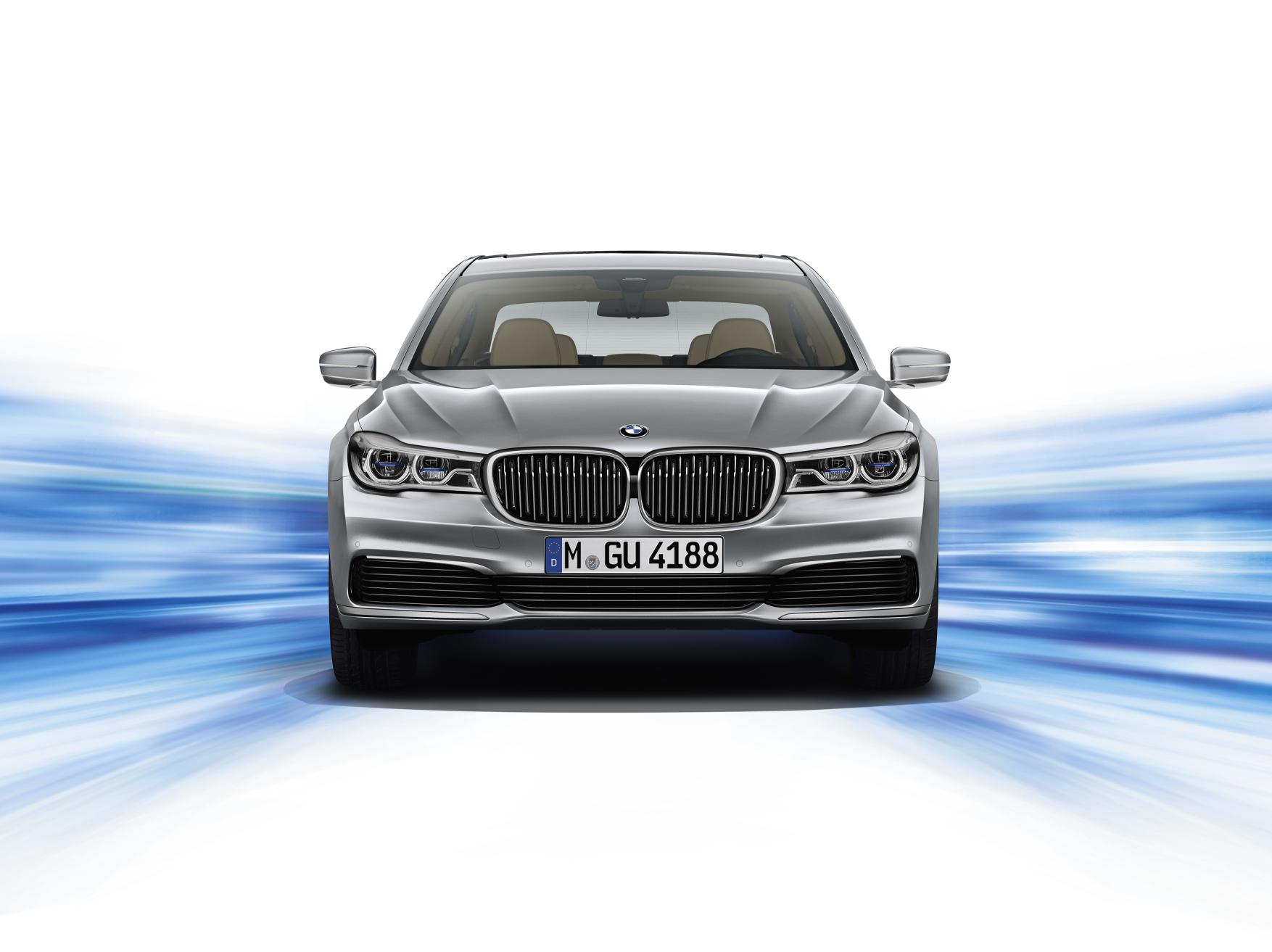 BMW Serie 7 eDrive: La gran berlina de lujo se vuelve híbrida y enchufable 2