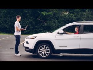 Una vulnerabilidad en Uconnect permite controlar remotamente 471.000 coches del grupo Fiat-Chrysler
