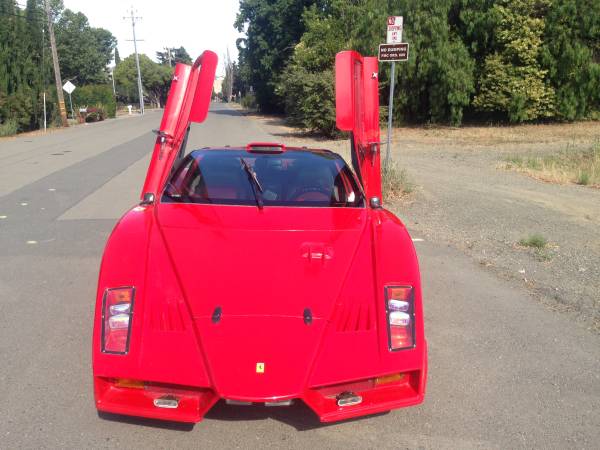 Una de las peores réplicas de Ferrari Enzo a la venta 1