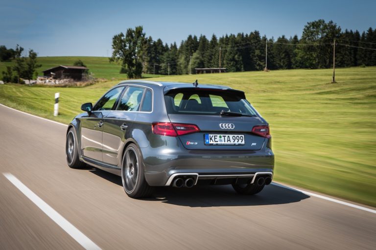 El Audi RS3 de ABT ahora cuenta con 430 CV: Por si no eran suficientes los 367 de serie…