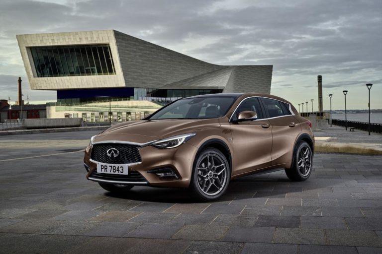 Más fotos oficiales del Infiniti Q30 antes de hora: El compacto premium nipón desde más ángulos