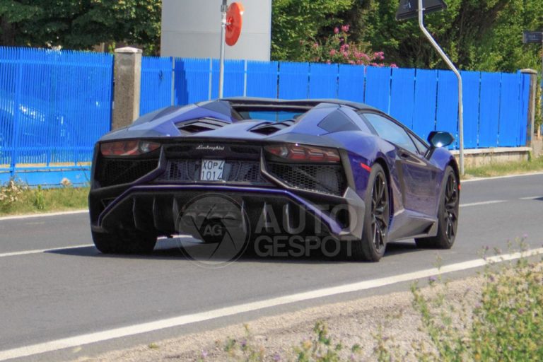 Lamborghini anunciará el Aventador Roadster el próximo viernes, limitado a 500 unidades