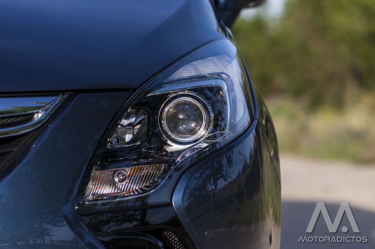 Prueba: Opel Zafira Tourer Turbo 200 CV (diseño, habitáculo, mecánica) 2