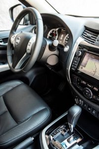 nissan-np300-navara-2016-201522834_24