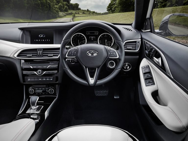 Te mostramos cómo es el interior del nuevo Infiniti Q30