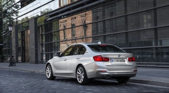bmw-330e-hibrido-enchufable-12