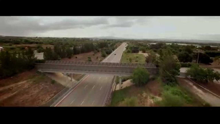 Víde: Bentley saca pecho con su Bentayga W12 a 301 km/h