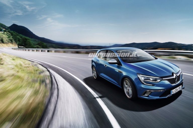 Así es el Renault Mégane 2016: Asomando la patita antes de tiempo