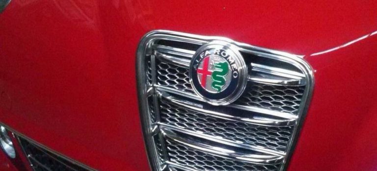 ¡Cazado! Este es el Alfa MiTo 2016, un discretísimo lavado de cara
