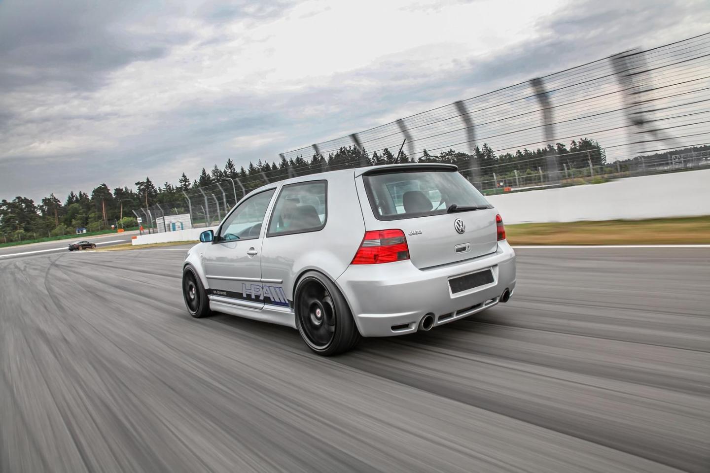 Vw_Golf_IV_R32_HPerformance_2