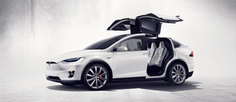 Oficial: Tesla anuncia cifras del Model X definitivo, con 414 km de autonomía