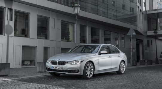 bmw-330e-hibrido-enchufable-11