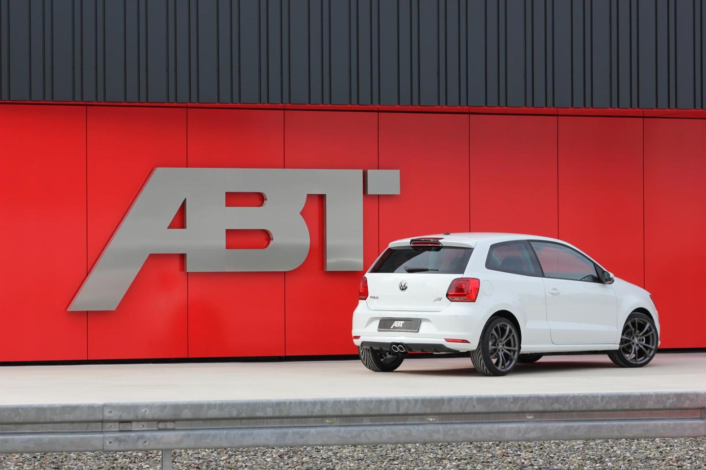 Volkswagen_Polo_GTI_ABT_2015_5