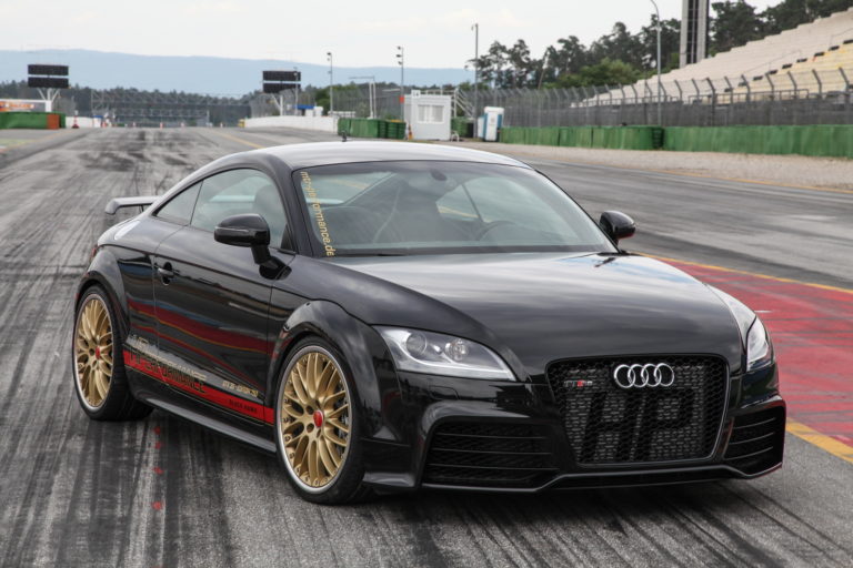 Este Audi TT RS de 750 CV te arrancará todas las pegatinas