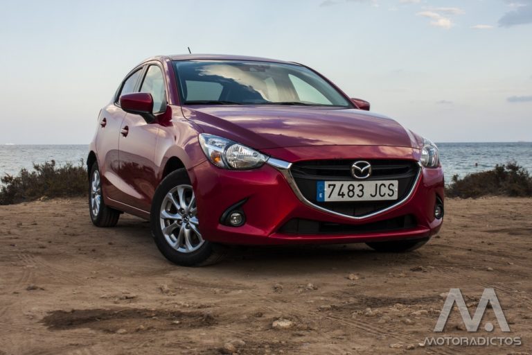 Prueba: Mazda 2 SkyActiv-G 75 CV Style+ (diseño, habitáculo, mecánica)