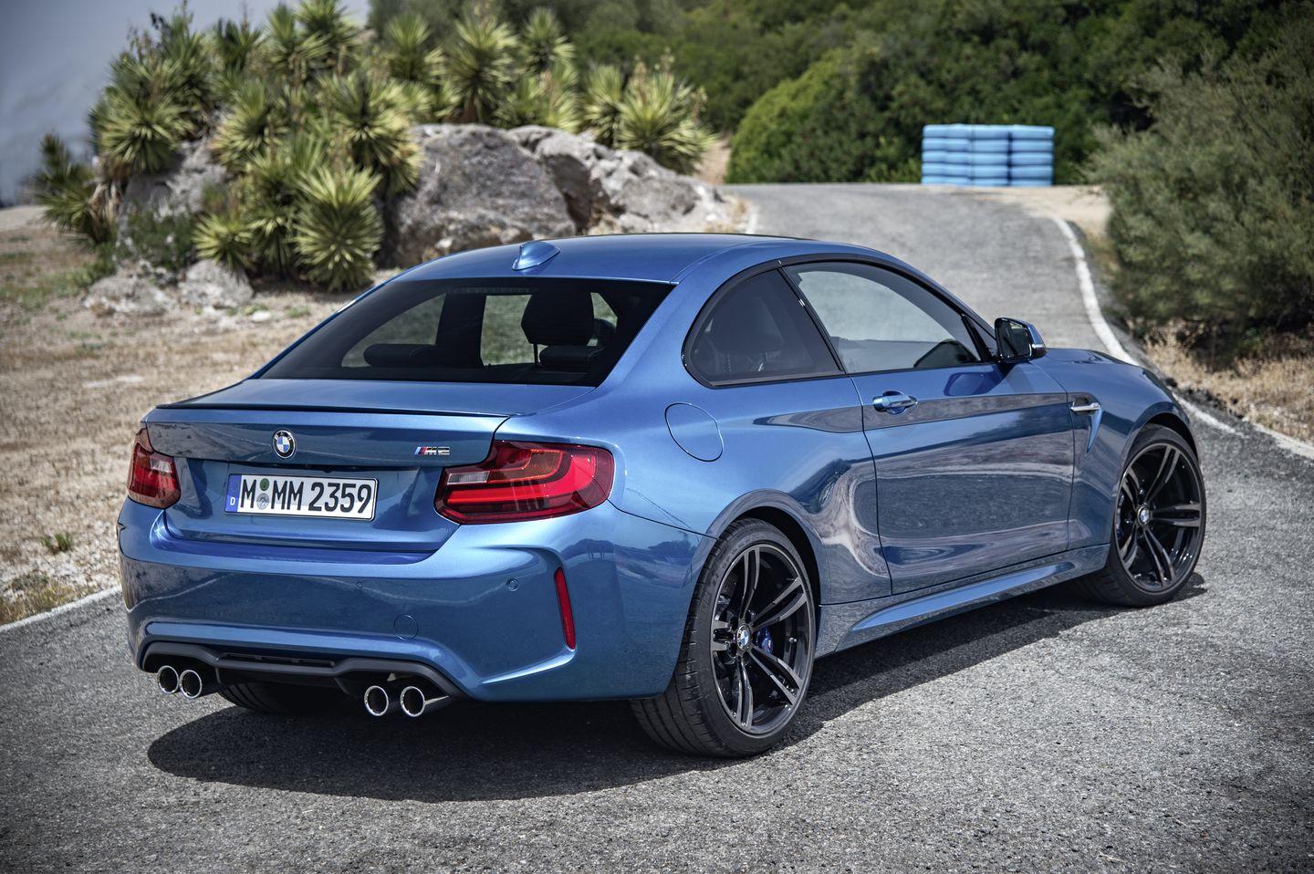 bmw-m2-coupe-2016-3