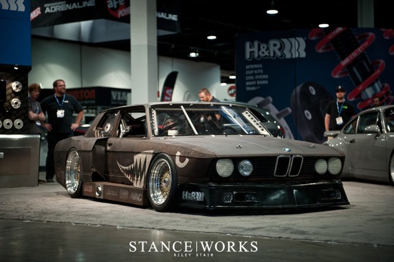 Este BMW Serie 5 E28 Rat Style que se expone en el SEMA te quitará el hipo