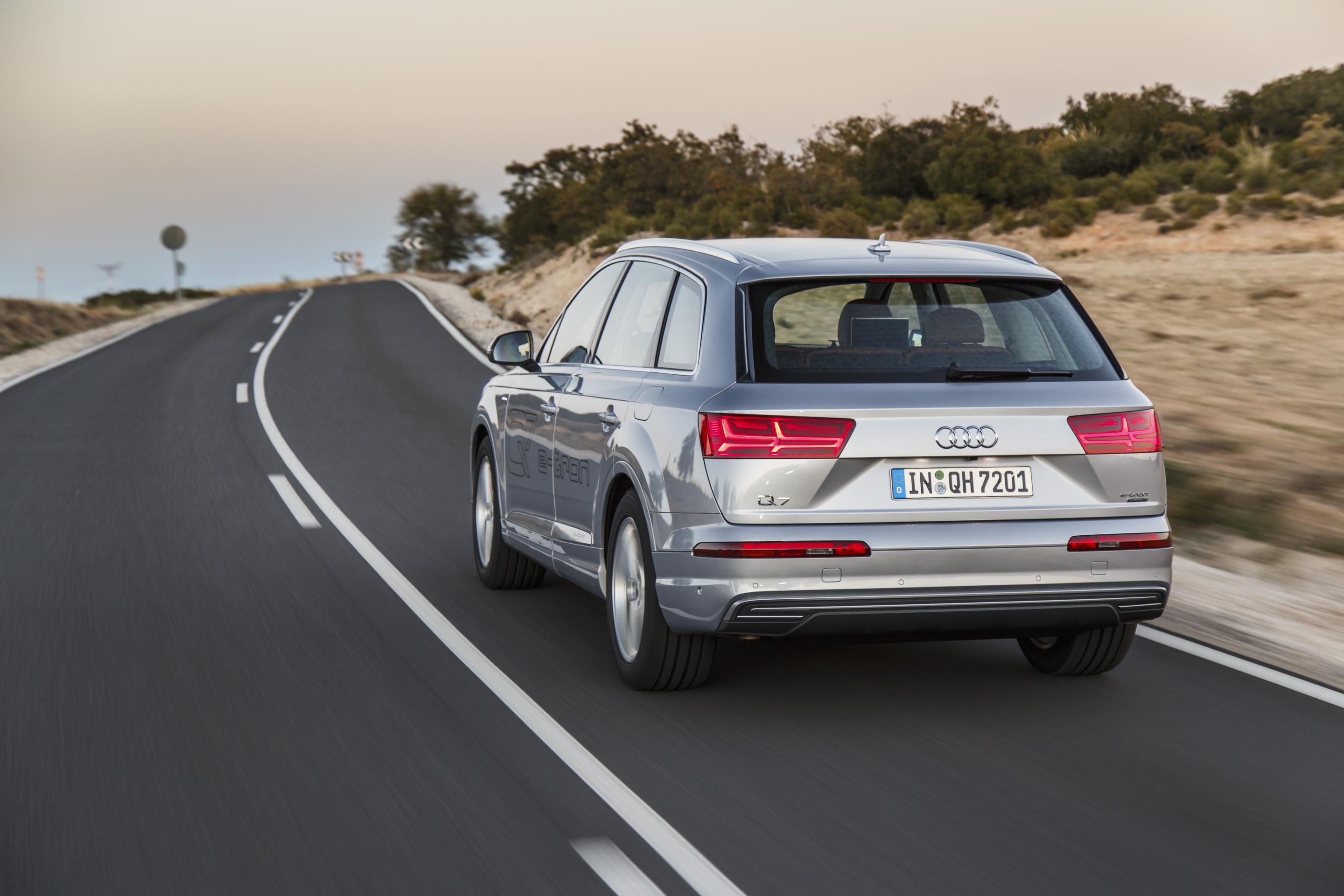 Audi-Q7-e-tron-quattro_04
