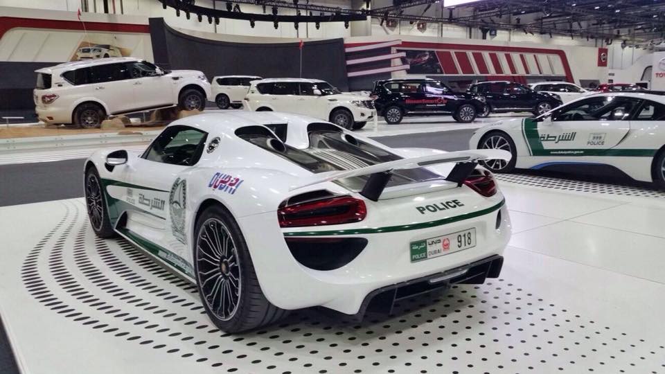 El Porsche 918 Spyder pasa a formar parte de la flota de la policía de Dubái 1